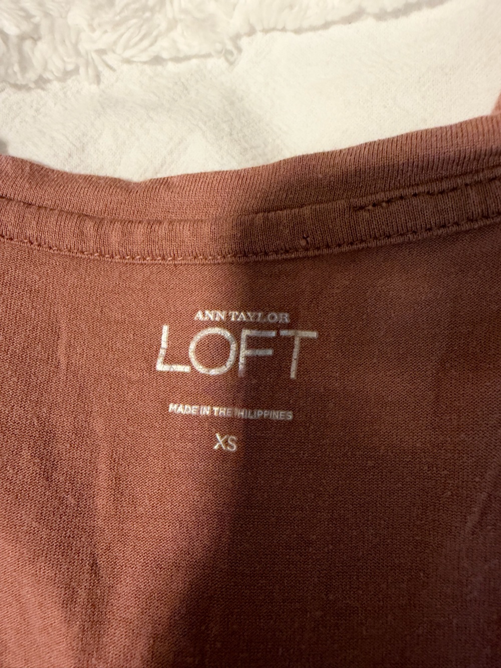 Ann Taylor LOFT Mauve Ruffle Detail Tank Top XS - Picture 2 of 5
